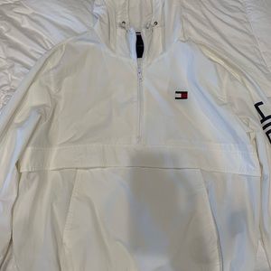 TOMMY HILFIGER WHITE WINDBREAKER